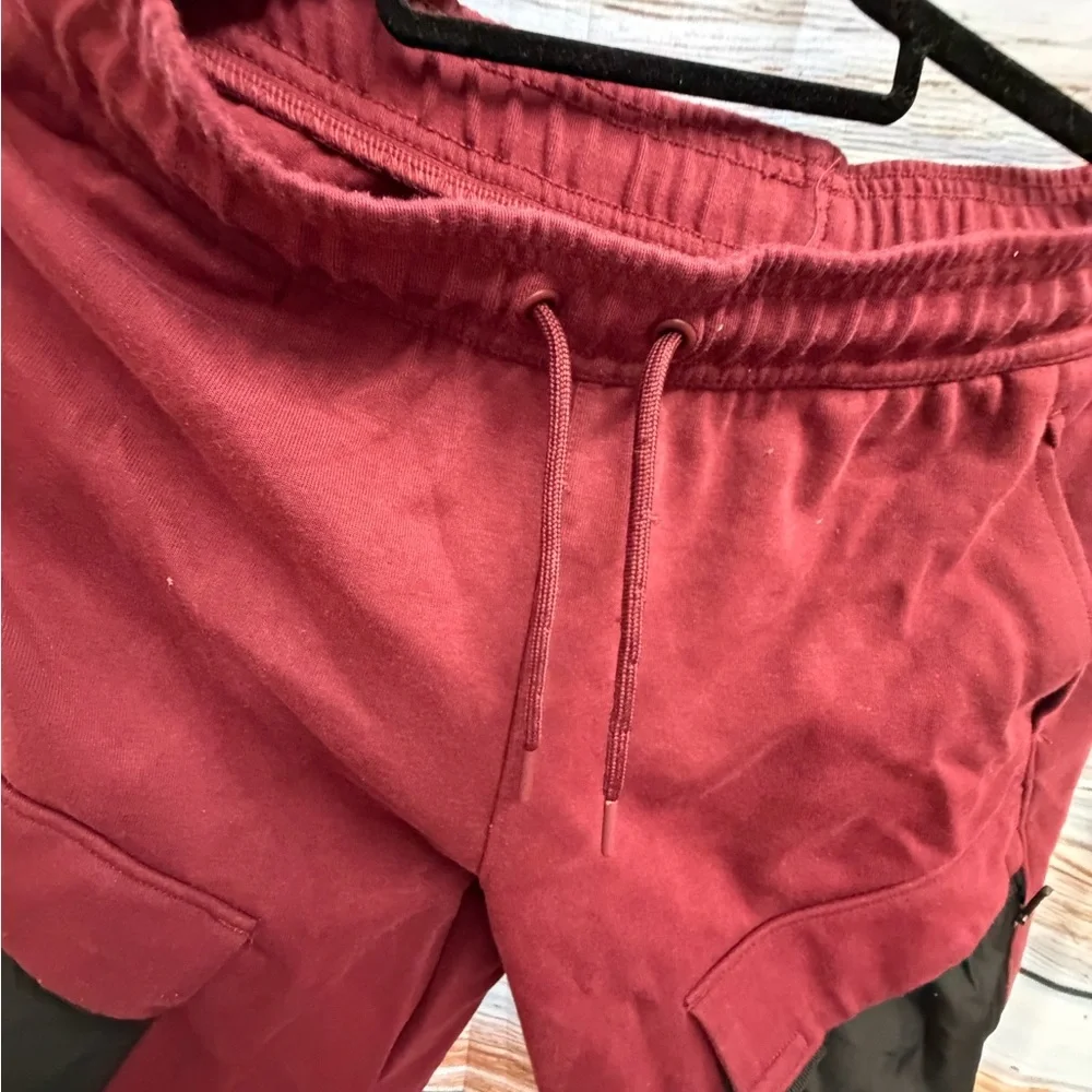 Boys  Burgundy‎ sweatpants.